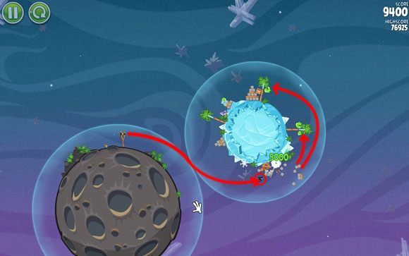 Pierwsze rozwiązanie przewiduje użycie tylko jednego ptaka, lecz jest ono bardzo wymagające i potrzeba również odrobiny szczęścia - Level 2 - 8 | Cold Cuts | Angry Birds Space - Angry Birds Space - poradnik do gry