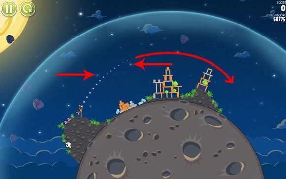 Musisz wystrzelić ptaka tak, aby przedostał się na tyłu wroga - ustaw tor lotu mniej więcej między zaznaczonymi gwiazdami - Level 1 - 22 | Pig Bang | Angry Birds Space - Angry Birds Space - poradnik do gry
