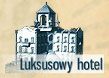 Cena: 6000$, 15MW; Miejsca rodzinne: 10; Zatrudnienie: 6x K - Turystyka | Budynki - Tropico 4 - Tropico 4 - poradnik do gry