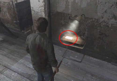 Na górze po prawej stronie znajdziesz notkę - Misja główna - pomieszczenie ze sceną | Klasztor | Silent Hill Downpour - Silent Hill: Downpour - poradnik do gry