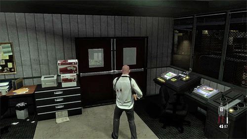 1 - Bitwa w pomieszczeniu z platformami do transportu bagażu | Rozdział XIV - Max Payne 3 - poradnik do gry