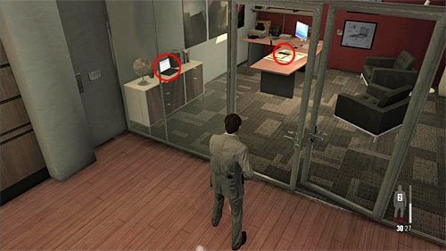 Teraz wybierz się do znajdującego się w prawym narożniku i pokazanego na powyższym screenie biura należącego do Victora Branco - Bitwa w pierwszym pomieszczeniu biurowym | Rozdział VI | Solucja Max Payne 3 - Max Payne 3 - poradnik do gry