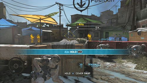 Dotrzemy w ten sposób do niewielkiego placu oddzielonego od drogi pudłami - Misja 1 Nimble Guardian (1) | Opis przejścia Ghost Recon - Future Soldier - Tom Clancys Ghost Recon: Future Soldier - poradnik do gry