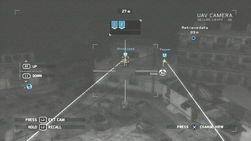 Kontrolując drona oznaczamy dwóch najemników na budynku po lewej i wydajemy rozkaz naszym kompanom do ich ściągnięcia - Misja 3 Noble Tempest (3) | Opis przejścia Ghost Recon - Future Soldier - Tom Clancys Ghost Recon: Future Soldier - poradnik do gry
