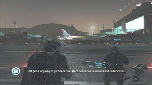 Przechodzimy przez puste korytarze i po drabinie wychodzimy na płytę lotniska - Misja 6 Firefly Rain (1) | Opis przejścia Ghost Recon - Future Soldier - Tom Clancys Ghost Recon: Future Soldier - poradnik do gry