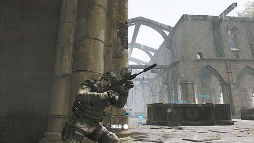 Wraz z uratowanym sojusznikiem rozpoczniemy ucieczkę z kościoła - Misja 7 Ember Hunt (3) | Opis przejścia Ghost Recon - Future Soldier - Tom Clancys Ghost Recon: Future Soldier - poradnik do gry