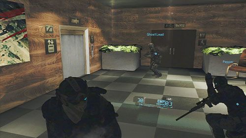 Gdy oczyścimy teren udajemy się do windy i wspinamy się po drabinie - Misja 11 Invisible Bear (3) | Opis przejścia Ghost Recon - Future Soldier - Tom Clancys Ghost Recon: Future Soldier - poradnik do gry