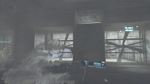 Wraz z kompanami szybko ruszymy pustymi korytarzami aż dotrzemy do wentylatorów blokujących nam dalszą drogę - Misja 6 Firefly Rain (3) | Wyzwania w Ghost Recon - Future Soldier - Tom Clancys Ghost Recon: Future Soldier - poradnik do gry