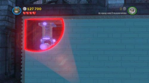 Przejdź po nim i oczyść z przeciwników plac - Misja w Arkham | Opis przejścia LEGO Batman 2 DC Super Heroes - LEGO Batman 2: DC Super Heroes - poradnik do gry