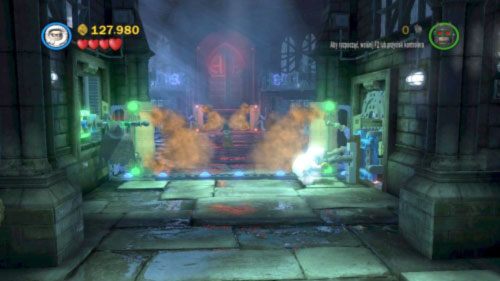Wejdź po schodach na górę i przebij się przez korytarz wypełniony przeciwnikami - Misja w Arkham | Opis przejścia LEGO Batman 2 DC Super Heroes - LEGO Batman 2: DC Super Heroes - poradnik do gry
