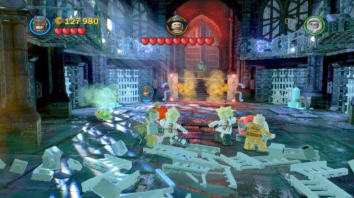 Przejdź do następnej sali, gdzie czeka cię pojedynek ze Strachem na wróble - Misja w Arkham | Opis przejścia LEGO Batman 2 DC Super Heroes - LEGO Batman 2: DC Super Heroes - poradnik do gry