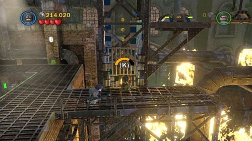 Zablokujesz w ten sposób wylot gazu z rur na górze - Przepis na katastrofę | Opis przejścia LEGO Batman 2 DC Super Heroes - LEGO Batman 2: DC Super Heroes - poradnik do gry