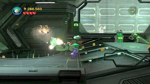 #05 - Aby zdobyć ten minizestaw musisz zniszczyć 5 obrazków reklamowych - Nowe technologie | Minizestawy LEGO Batman 2 DC Super Heroes - LEGO Batman 2: DC Super Heroes - poradnik do gry