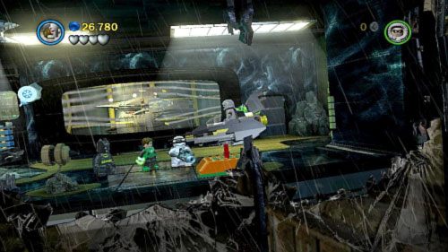 #04 - W pomieszczeniu na pierwszym piętrze do którego dochodzisz po zniszczeniu złotych drzwi - Nie wierzę w wieże | Minizestawy LEGO Batman 2 DC Super Heroes - LEGO Batman 2: DC Super Heroes - poradnik do gry