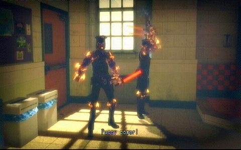 Zza odblokowanych drzwi wybiegnie policjant i jego partnerka Stephanie - 1 - Highschool - sala gimnastyczna | Opis przejścia Lollipop Chainsaw - Lollipop Chainsaw - poradnik do gry
