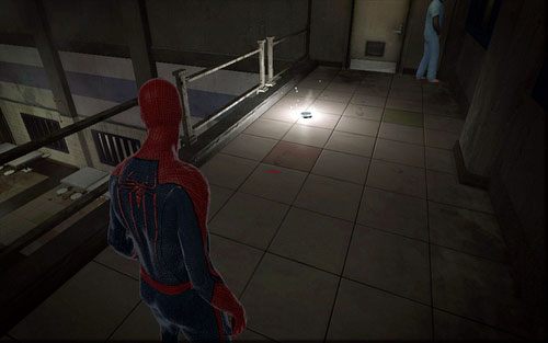 Tuż za barierką znajdziesz pierwszej nagranie - 02 - Escape Impossible - Znajdźki - Niesamowity Spider-Man - poradnik do gry