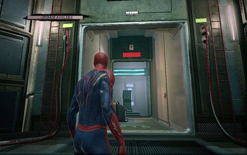 Po zniszczeniu dwóch generatorów blokujących drzwi, przejdź przez wrota i zbadaj prawą stronę pomieszczenia - 07 - Spidey to the Rescue - Nagrania, Magazyny, Instrukcje - Znajdźki - Niesamowity Spider-Man - poradnik do gry