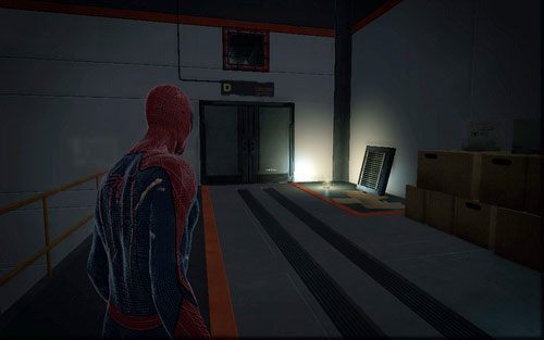 Z pokoju dekontaminacji przejdź do pomieszczenia 205/204 i odszukaj otwór wentylacyjny znajdujący się na wyższym piętrze - 07 - Spidey to the Rescue - Części technologii, Zdjęcia - Znajdźki - Niesamowity Spider-Man - poradnik do gry