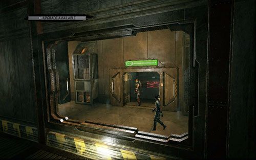 Pokonując dwóch strażników, dotrzesz do hali gdzie kobieta będzie przesłuchiwana - 03 - In the Shadow of Evils Past - tablet Connorsa - Opis przejścia - Niesamowity Spider-Man - poradnik do gry