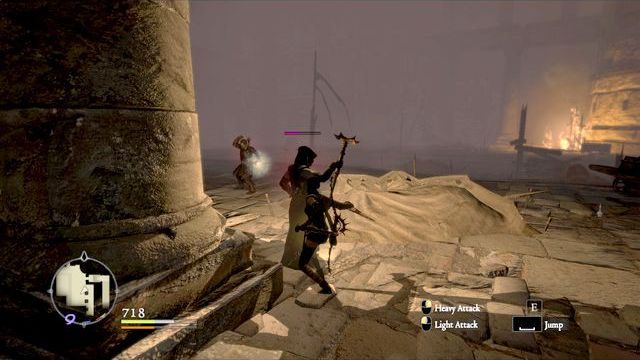 Na placu spotkasz wielu przeklętych wojowników - przygotuj się na walkę z nimi - The Pilgrims Gauntlet | Opis przejścia Dragons Dogma - Dragons Dogma - poradnik do gry