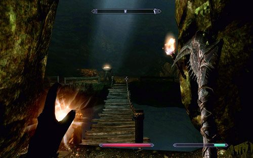 W środku idź cały czas prosto, aż dojdziesz do drewnianego mostu - Touching The Sky (1) | Ścieżka lorda wampirów | TES V Skyrim Dawnguard - The Elder Scrolls V: Skyrim - Dawnguard - poradnik do gry