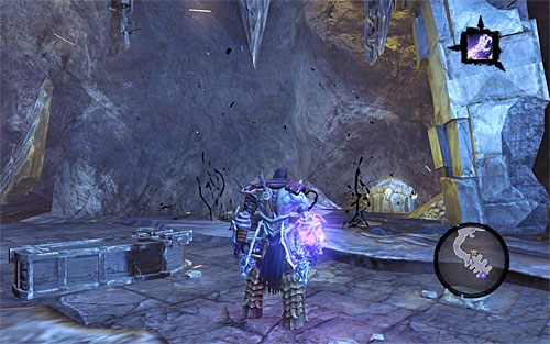 Omiń dziurę wykonując bieg po ścianie i skieruj się do kolejnej pieczary - Oko zwiadowcy - eksploracja Kościarni | DODATKOWE LOKACJE | Darksiders 2 - Darksiders 2 - poradnik do gry