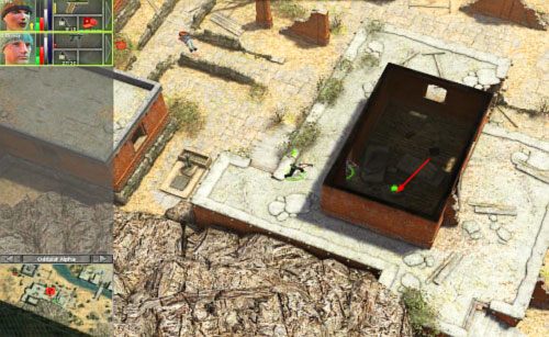 Warto też sprawdzić pomieszczenie pokazane na screenie (dostaniesz się tam z dachu budynku), gdzie można znaleźć Automag - Bras [2] - Kampania - początkowe lokacje - Jagged Alliance: Crossfire - poradnik do gry