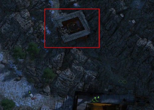 Jeżeli posiadasz najemnika, który potrafi otwierać zamknięte drzwi (łom lub wytrych), możesz podejść do następnego celu przez budynek pokazany na screenie (kawałek na zachód od punktu) - Temple of Kalaya Yuta[10] - Kampania - połączenie dróg - Jagged Alliance: Crossfire - poradnik do gry