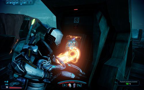 Po krótkiej wymianie zdań otrzymasz nowe zadanie - naładowanie generatorów, które otworzą wrota do mecha bojowego - 2181 Despoina I | Opis przejścia Mass Effect 3 Leviathan - Mass Effect 3: Leviathan - poradnik do gry