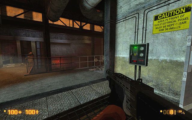 W pomieszczeniu kontrolnym znajdziesz aparat medyczny oraz ten regenerujący Twój kombinezon - On a Rail - Po torach | On a Rail | Black Mesa - Black Mesa - poradnik do gry