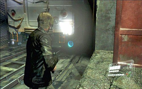 Gdy uda ci się wyminąć dwa pociągi w podziemnych tunelach, dotrzesz do drzwi prowadzących do korytarza z lewej - Rozdział I | Emblematy - Leon | Resident Evil 6 - Resident Evil 6 - poradnik do gry