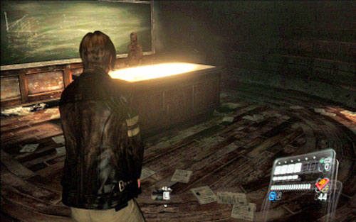 Zastrzeliwszy wszystkich przeciwników, zejdź po schodach na dół - 1 - Uczelnia | Kampania Leona | Solucja Resident Evil 6 - Resident Evil 6 - poradnik do gry