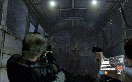Zaraz po krótkiej cut-scence wylądujesz na podłodze autobusu atakowany przez dużą grupę zombie - 2 - Cmentarz | Kampania Leona | Solucja Resident Evil 6 - Resident Evil 6 - poradnik do gry