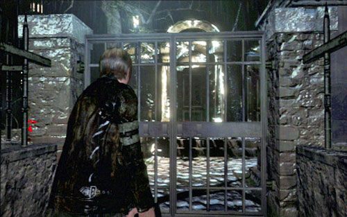 Gdy zdobędziesz już klucz, otwórz za jego pomocą kratę na prawo od szopy - 2 - Cmentarz | Kampania Leona | Solucja Resident Evil 6 - Resident Evil 6 - poradnik do gry