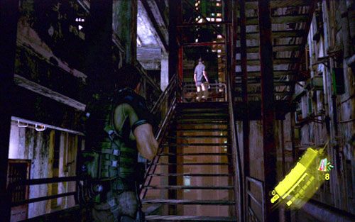 Po zapisaniu gry zniszcz stojące przed tobą skrzynie, zabierz amunicję i wejdź na schody z prawej - 1 - Strzelanina na dachu | Kampania Chrisa | Solucja Resident Evil 6 - Resident Evil 6 - poradnik do gry