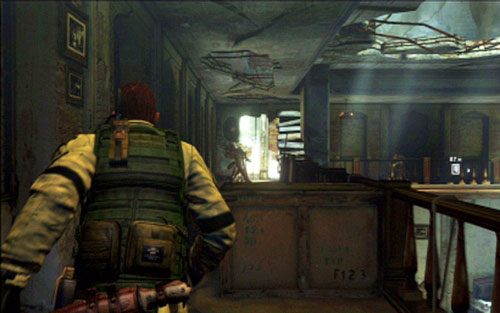 W pokoju za nimi natkniesz się na nowy rodzaj bestii - 2 - Opuszczona posiadłość | Kampania Chrisa | Solucja Resident Evil 6 - Resident Evil 6 - poradnik do gry
