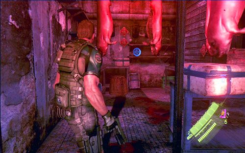 Po dłuższym biegu wyjdziesz na ulicę miasta, gdzie będzie cię zaczepiał reporter - Rozdział I | Emblematy - Chris | Resident Evil 6 - Resident Evil 6 - poradnik do gry