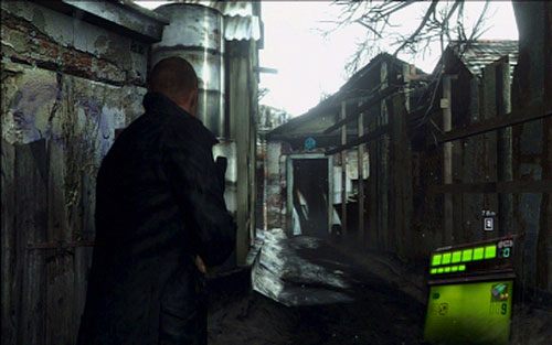 Na końcu znajdziesz wejście do budynku, nad którym umieszczono pierwszy emblemat - Rozdział I | Emblematy - Jake | Resident Evil 6 - Resident Evil 6 - poradnik do gry