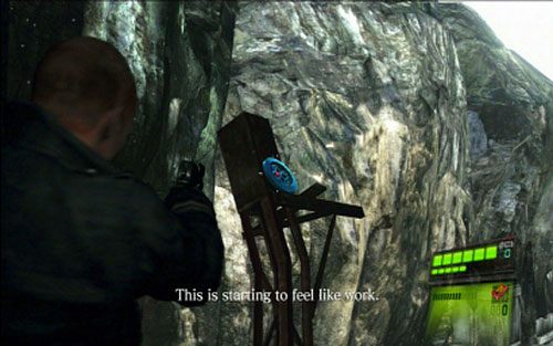 Z prawej strony zobaczysz zniszczony fragment rusztowania - Rozdział I | Emblematy - Jake | Resident Evil 6 - Resident Evil 6 - poradnik do gry