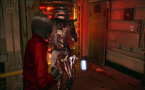Podejdź do niego powoli i wciśnij RT, jak przycisk ten pojawi się na ekranie - 1 - Skradanie po okręcie | Kampania Ady Wong | Solucja Resident Evil 6 - Resident Evil 6 - poradnik do gry