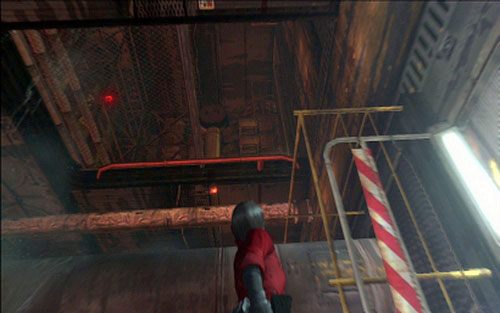 Dalej czekają na ciebie kolejne drabiny oraz miejsca do użycia linki - 1 - Ucieczka przed falą | Kampania Ady Wong | Solucja Resident Evil 6 - Resident Evil 6 - poradnik do gry