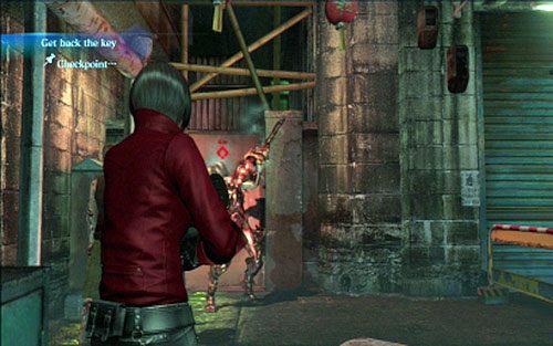 Chodnik zaprowadzi cię do klucza otwierającego pobliskie drzwi - 3 - Mutant z piłą - Kampania Ady Wong - Resident Evil 6 - poradnik do gry