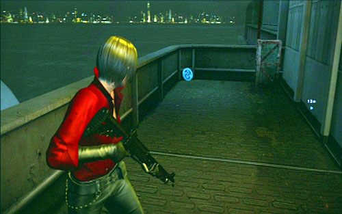 Chwilę później znajdziesz się na wyższy poziom statku, gdzie zaraz po lewej ukryto pierwszy emblemat - Rozdział IV | Emblematy - Ada Wong | Resident Evil 6 - Resident Evil 6 - poradnik do gry