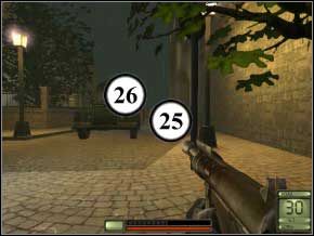 Idź prosto, omiń drabinę, zabij dwóch strażników (każdy wybiegnie z innej strony) na końcu uliczki (27) (28), potem wróć się do drabinki i wejdź na górę - Praga | Soldier of Fortune 2 Double Helix - Soldier of Fortune 2: Double Helix - poradnik do gry