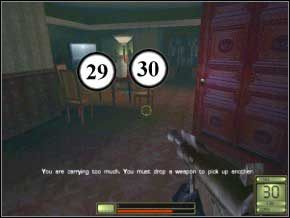 Gdy trafisz do pokoju, otwórz drzwi naprzeciwko i wejdź do małego pokoiku - przez kratę strzelając w brzuch zabijesz strażnika (31), potem szybko wyjdź i idąc pozbądź się kolejnych dwóch, którzy do ciebie przybiegną (32) (33) - Praga | Soldier of Fortune 2 Double Helix - Soldier of Fortune 2: Double Helix - poradnik do gry