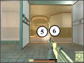 Potem wejdź do łazienki na końcu tego korytarza (drzwi tuż obok sauny), jak tylko wejdziesz, odwróć się - kolejna parka pojawi się z tyłu - Vergara | Soldier of Fortune 2 Double Helix - Soldier of Fortune 2: Double Helix - poradnik do gry