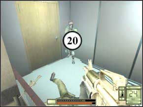 Z korytarza wybiegnie para terrorystów (21) (22) - gdy ją zabijesz, wróć na górę - naprzeciwko za barierką będzie żołnierz (23) - New York | Soldier of Fortune 2 Double Helix - Soldier of Fortune 2: Double Helix - poradnik do gry