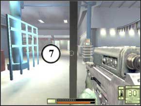 Najpierw odwiedź prawą - uważając, by nie zabić zakładników, zabij trzech terrorystów po lewej (8) (9) (10), potem rozpraw się z parą wrogów w drugiej toalecie (11) (12) - Switzerland | Soldier of Fortune 2 Double Helix - Soldier of Fortune 2: Double Helix - poradnik do gry