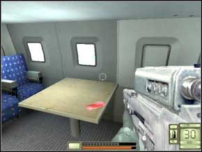 Idź na drugą stronę samolotu, zabijając po drodze tych strażników, którzy się pojawili (5) (6) (7) - Switzerland | Soldier of Fortune 2 Double Helix - Soldier of Fortune 2: Double Helix - poradnik do gry