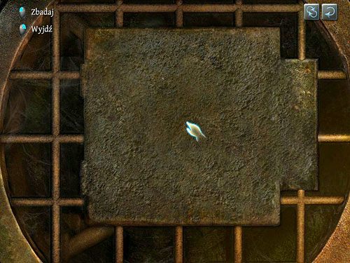 W zbliżeniu okaże się, że przykrywająca jej zamek klapa jest zadeptana i brudna - Zejdź w głąb kanału | Spotkanie w kanałach - Testament Sherlocka Holmesa - poradnik do gry